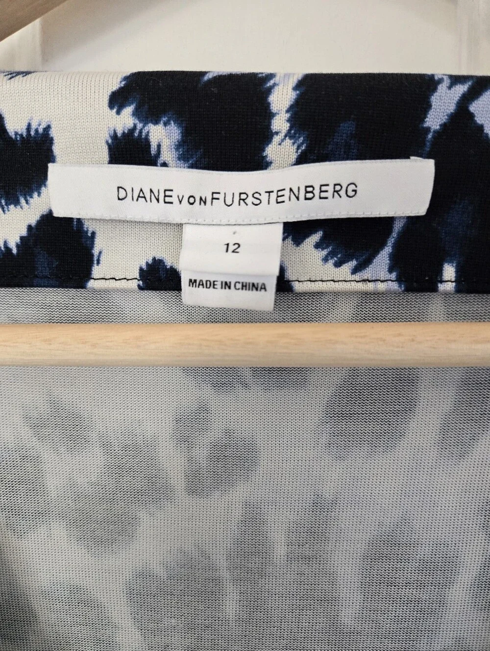 Diane Von Furstenberg DVF New Julian Silk Jersey Wrap Dress Size 12 Snow Cheetah - Picture 7 of 15